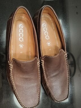 ECCO Men’s Brown Leather Slip-On Loafers